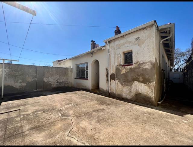 4 BEDROOM SEMI DETACHED FOR SALE IN ROSETTENVILLE
